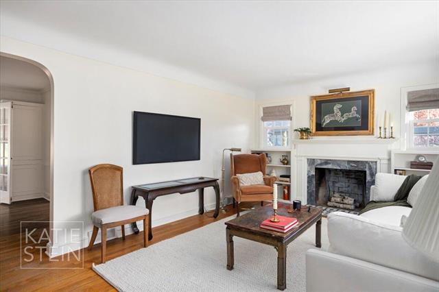 Builiding view seven for 2635 Elmwood, Grand Rapids, MI. 49506