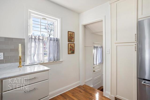 Builiding view seventeen for 2635 Elmwood, Grand Rapids, MI. 49506