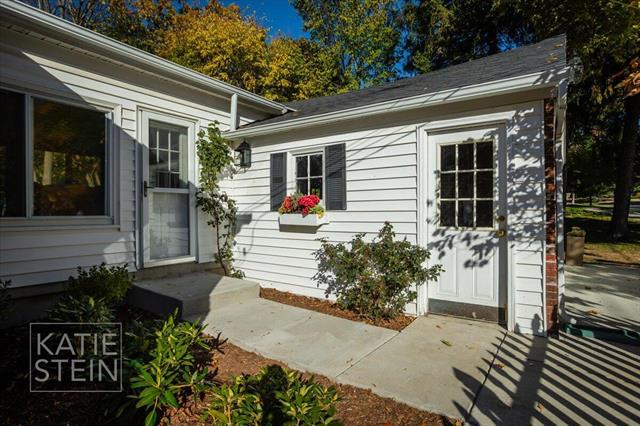 Builiding view sixty for 2635 Elmwood, Grand Rapids, MI. 49506