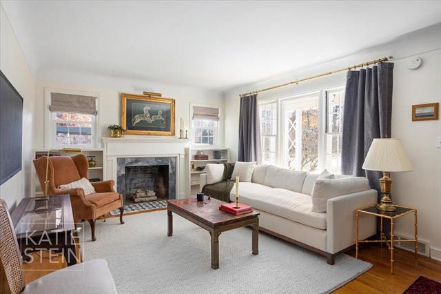 Builiding view ten for 2635 Elmwood, Grand Rapids, MI. 49506