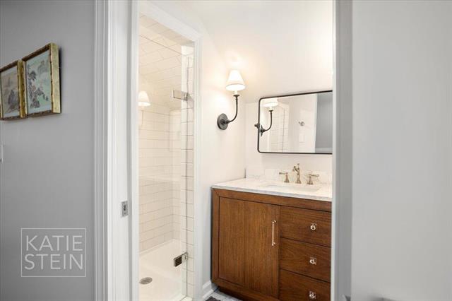 Builiding view thirty three for 2635 Elmwood, Grand Rapids, MI. 49506