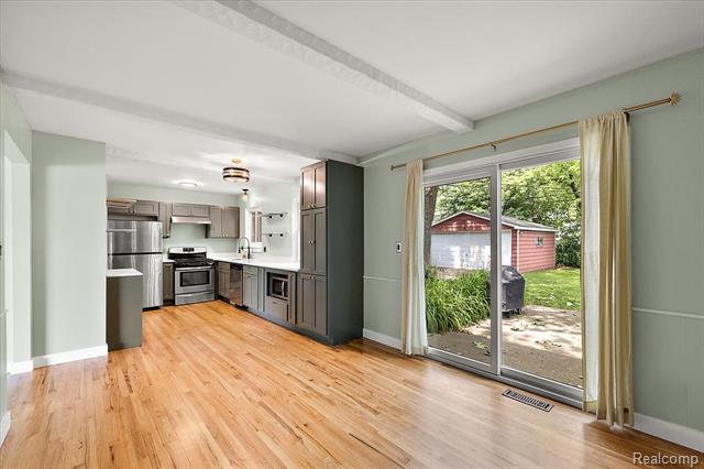 Builiding view five for 754 W Baker, Clawson, MI. 48017