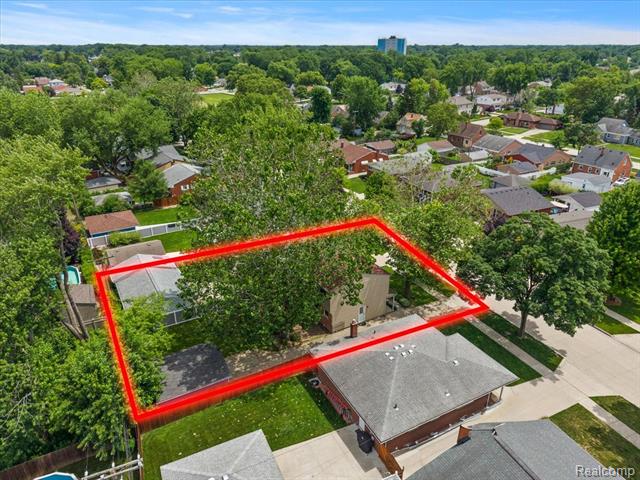 Builiding view forty three for 754 W Baker, Clawson, MI. 48017