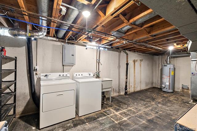 Builiding view twenty eight for 754 W Baker, Clawson, MI. 48017