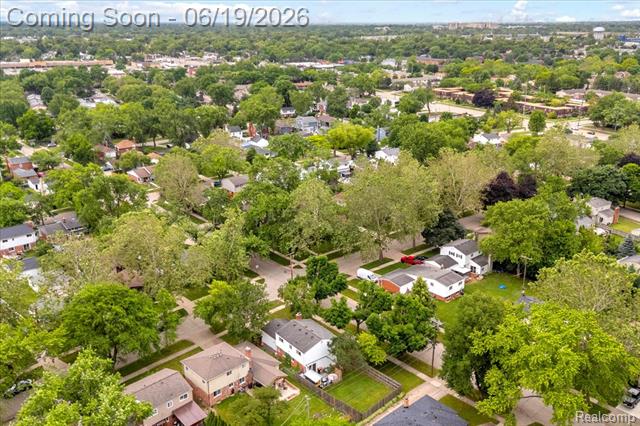 Builiding view thirty five for 665 Langley, Clawson, MI. 48017