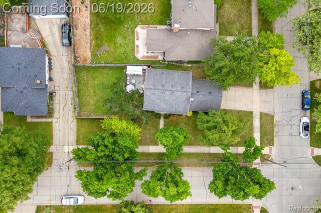 Builiding view thirty four for 665 Langley, Clawson, MI. 48017