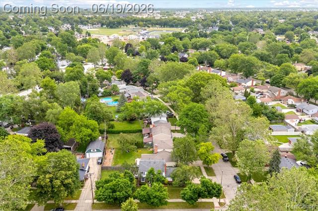 Builiding view thirty one for 665 Langley, Clawson, MI. 48017