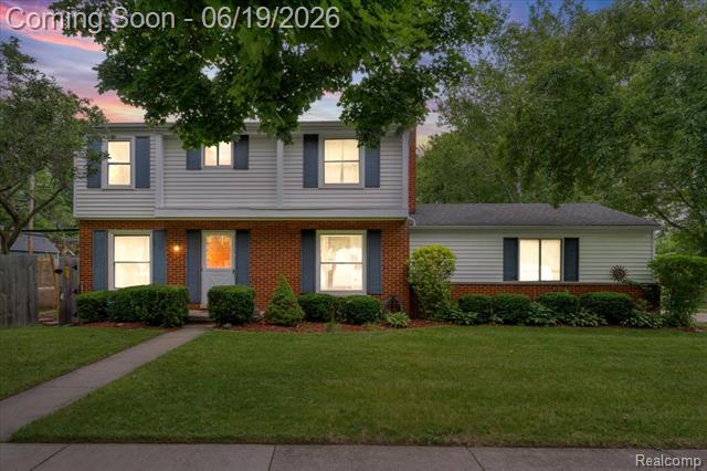 Builiding view twenty seven for 665 Langley, Clawson, MI. 48017