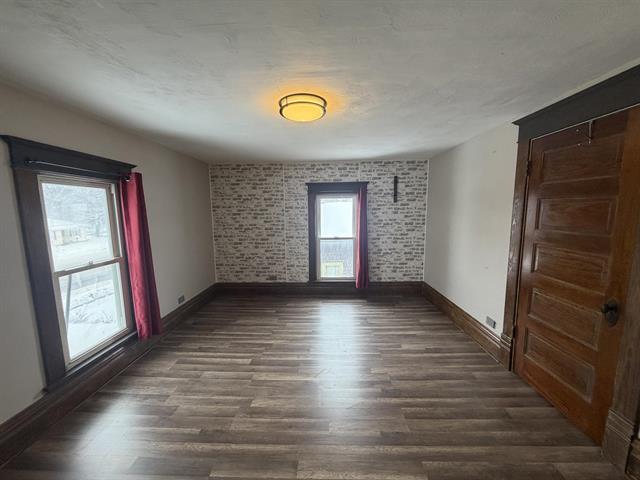 Builiding view thirty two for 211 Western, Allegan, MI. 49010