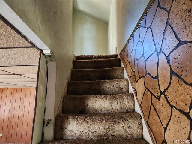 Builiding view five for 315 Mcomber, Dowagiac, MI. 49047