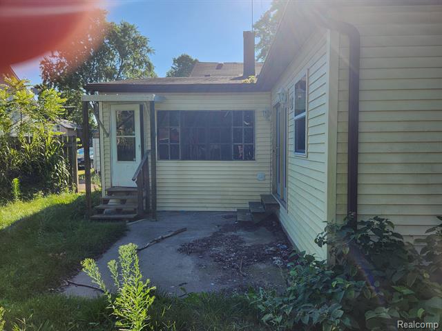 Builiding view thirty one for 315 Mcomber, Dowagiac, MI. 49047