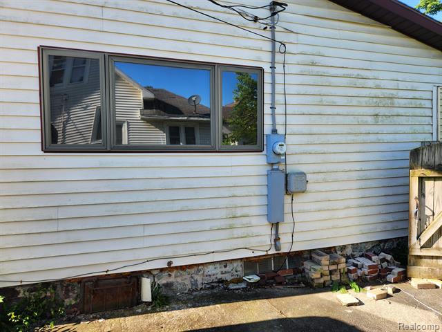 Builiding view thirty three for 315 Mcomber, Dowagiac, MI. 49047