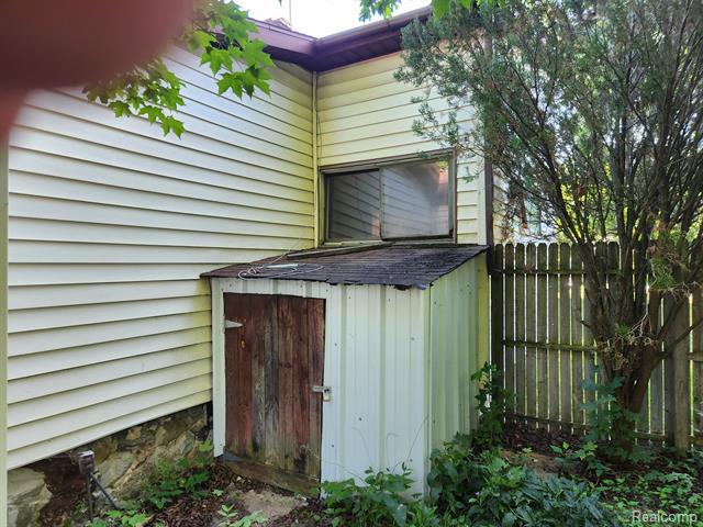 Builiding view thirty for 315 Mcomber, Dowagiac, MI. 49047