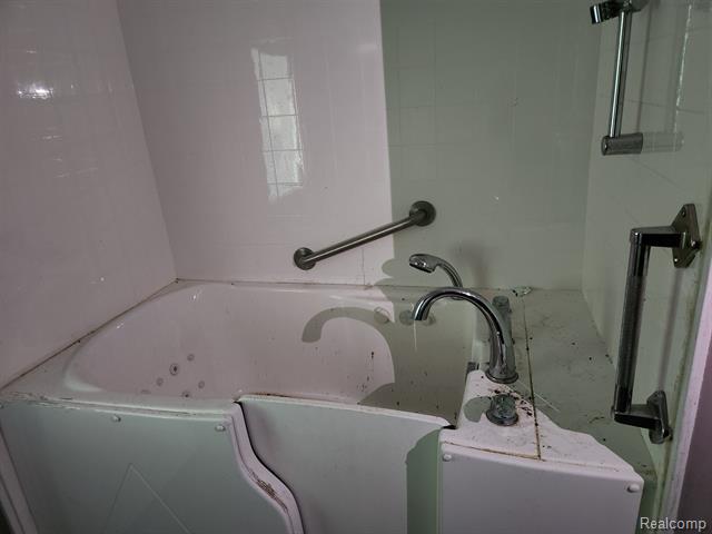 Builiding view twenty three for 315 Mcomber, Dowagiac, MI. 49047