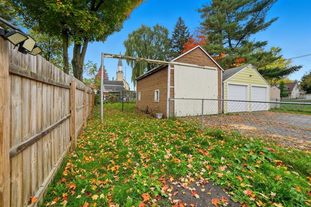 Builiding view seventeen for 123 Osceola, Reed City, MI. 49677