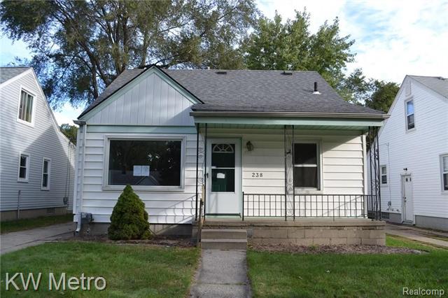 front view picture of 238 Highland Ave, Clawson, MI. 48017