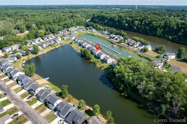 Builiding view fifty five for 597 Trumpeter Bay, Benton Harbor, MI. 49022