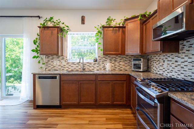 Builiding view nineteen for 597 Trumpeter Bay, Benton Harbor, MI. 49022