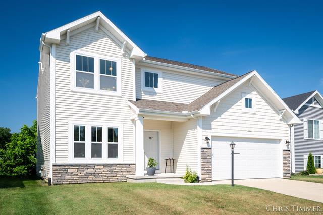 Builiding view three for 597 Trumpeter Bay, Benton Harbor, MI. 49022