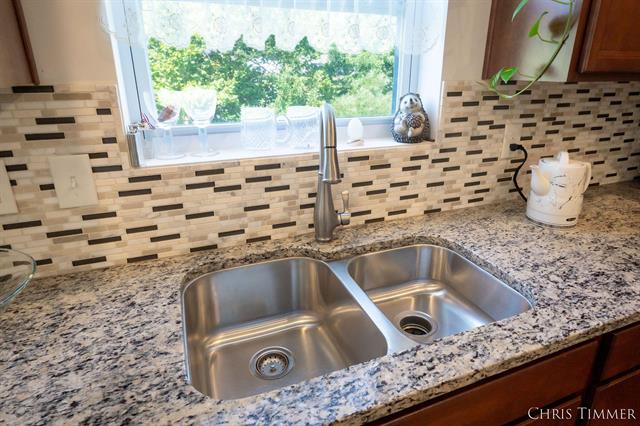 Builiding view twenty one for 597 Trumpeter Bay, Benton Harbor, MI. 49022