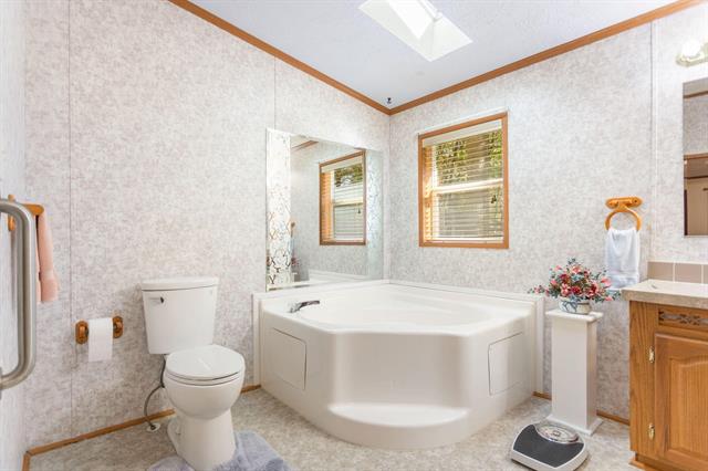 Builiding view fifty for 608 Kentucky, South Haven, MI. 49090