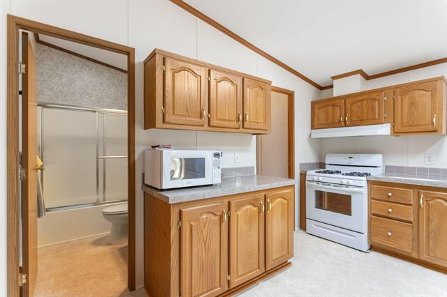 Builiding view thirty six for 608 Kentucky, South Haven, MI. 49090