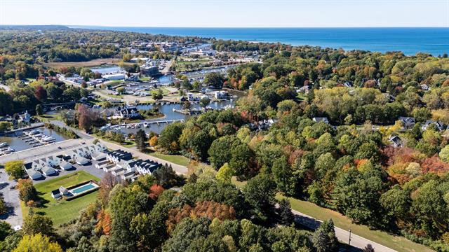 Builiding view twenty one for 608 Kentucky, South Haven, MI. 49090