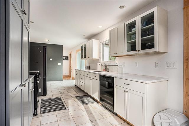 Builiding view four for 22485 Clear Lake, Battle Creek, MI. 49014