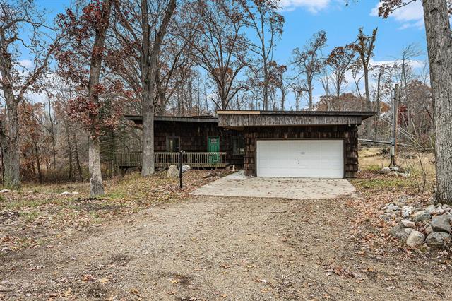 Builiding view one for 22485 Clear Lake, Battle Creek, MI. 49014