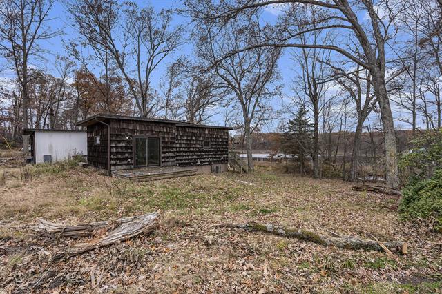 Builiding view thirty five for 22485 Clear Lake, Battle Creek, MI. 49014