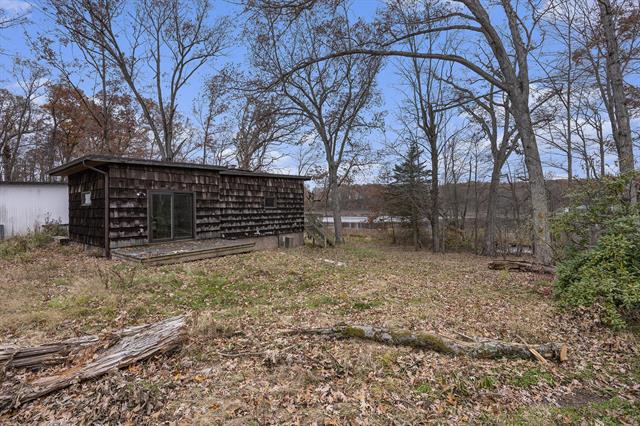 Builiding view thirty four for 22485 Clear Lake, Battle Creek, MI. 49014