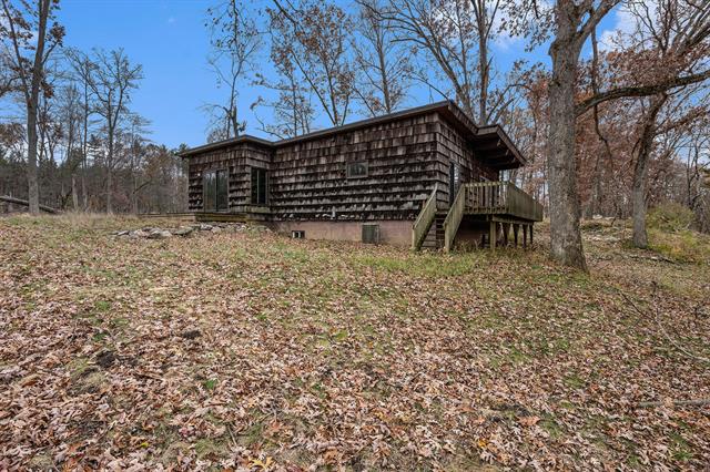 Builiding view thirty six for 22485 Clear Lake, Battle Creek, MI. 49014