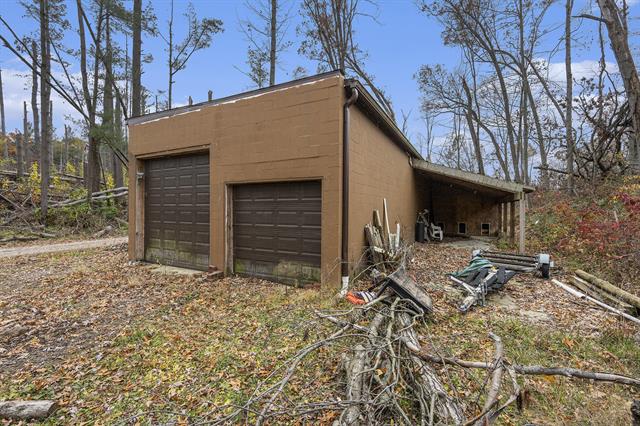 Builiding view twenty nine for 22485 Clear Lake, Battle Creek, MI. 49014