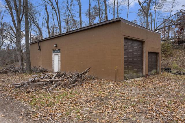 Builiding view twenty seven for 22485 Clear Lake, Battle Creek, MI. 49014