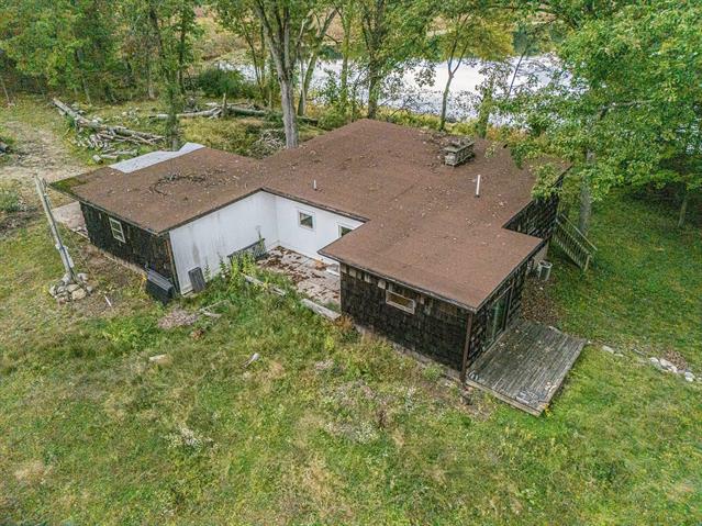 Builiding view twenty for 22485 Clear Lake, Battle Creek, MI. 49014