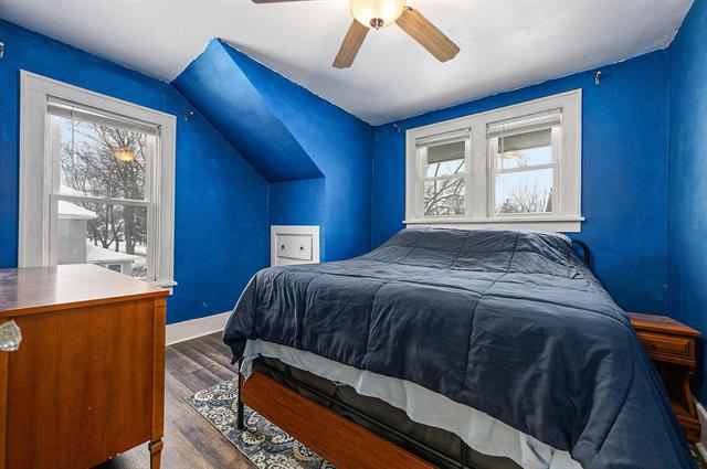 Builiding view fifteen for 926 Washburn, Kalamazoo, MI. 49048