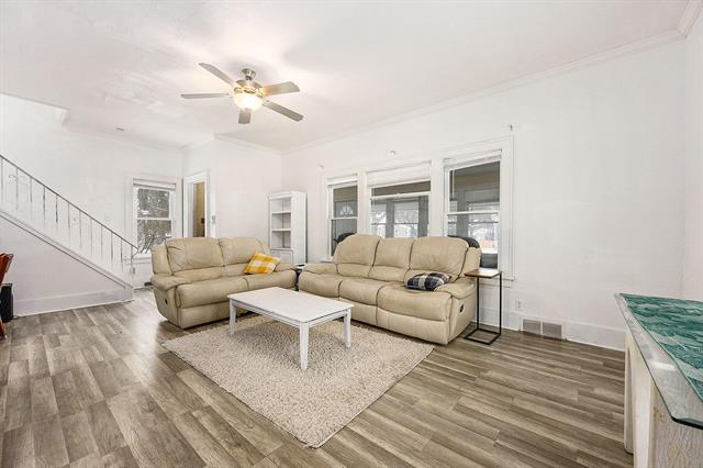 Builiding view four for 926 Washburn, Kalamazoo, MI. 49048