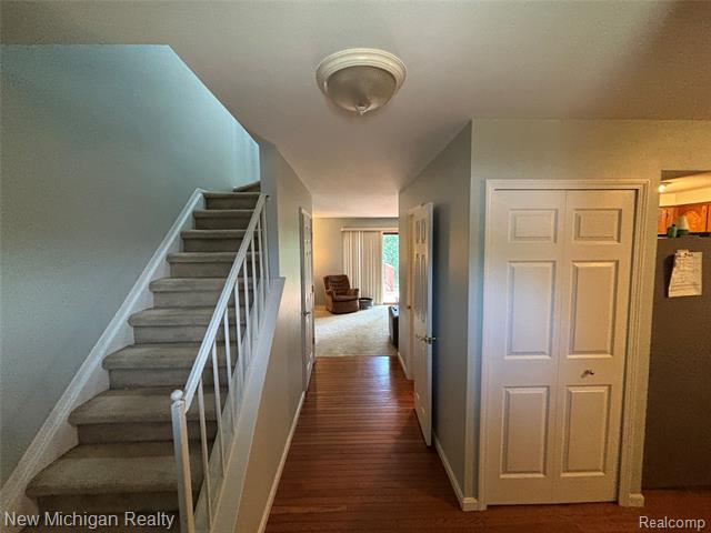 Builiding view ten for 16974 Kingsbrooke Dr, Clinton Township, MI. 48038