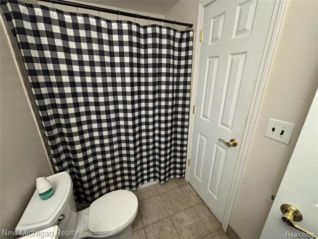 Builiding view thirty one for 16974 Kingsbrooke Dr, Clinton Township, MI. 48038
