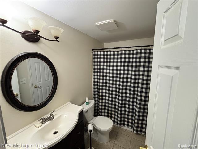 Builiding view thirty six for 16974 Kingsbrooke Dr, Clinton Township, MI. 48038