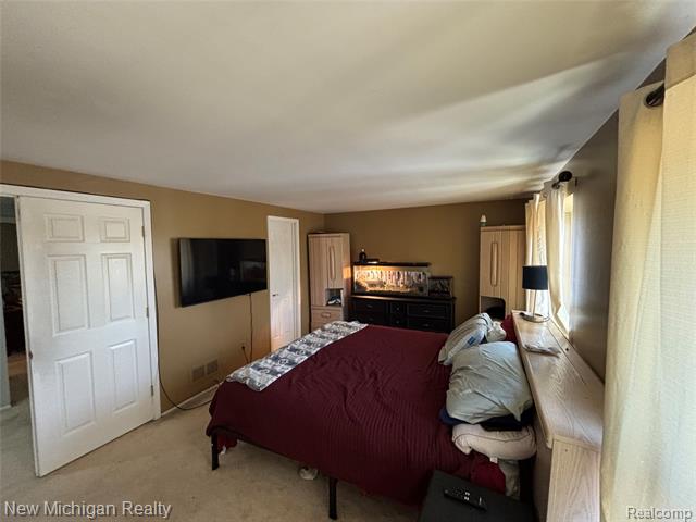 Builiding view thirty three for 16974 Kingsbrooke Dr, Clinton Township, MI. 48038