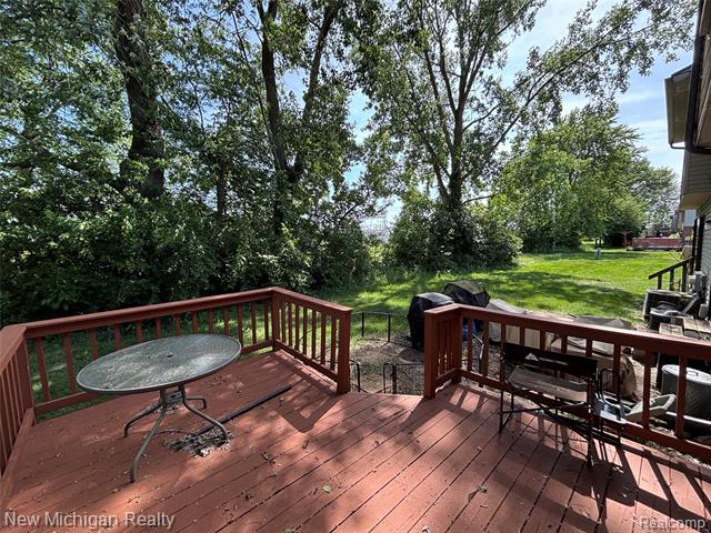 Builiding view twenty four for 16974 Kingsbrooke Dr, Clinton Township, MI. 48038