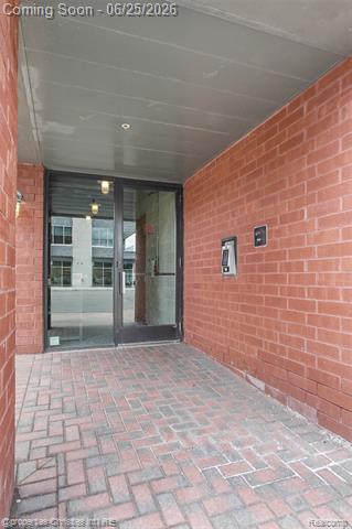 Builiding view seventy four for 111 Main Street, Royal Oak, MI. 48067