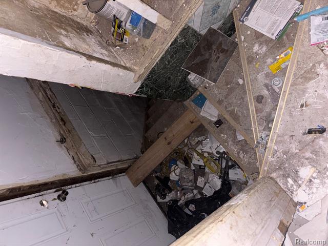 Builiding view eight for 10328 Crocuslawn, Detroit, MI. 48204