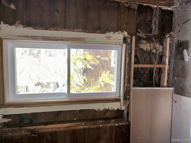 Builiding view nine for 10328 Crocuslawn, Detroit, MI. 48204