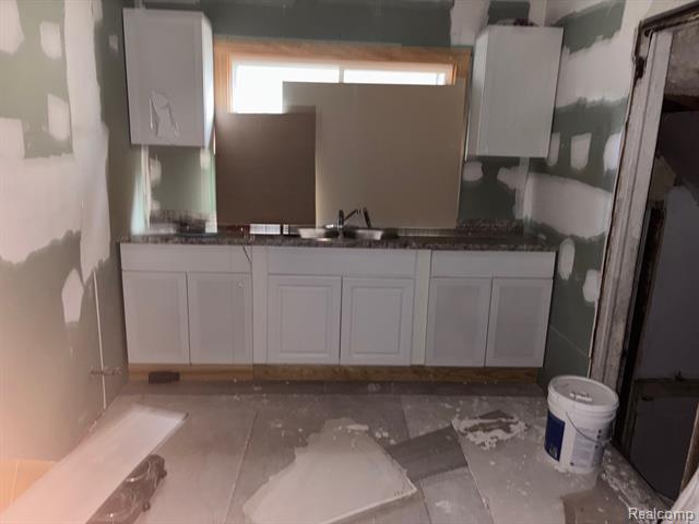 Builiding view one for 10328 Crocuslawn, Detroit, MI. 48204