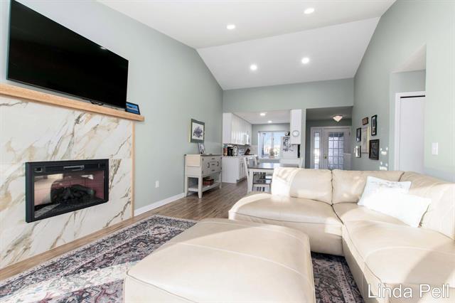 Builiding view eight for 3444 Eagle Ridge, Grand Rapids, MI. 49525