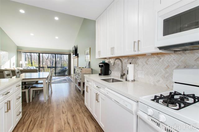 Builiding view five for 3444 Eagle Ridge, Grand Rapids, MI. 49525