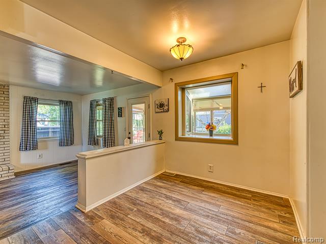 Builiding view fifteen for 305 Cranbrook Blvd, Monroe, MI. 48162