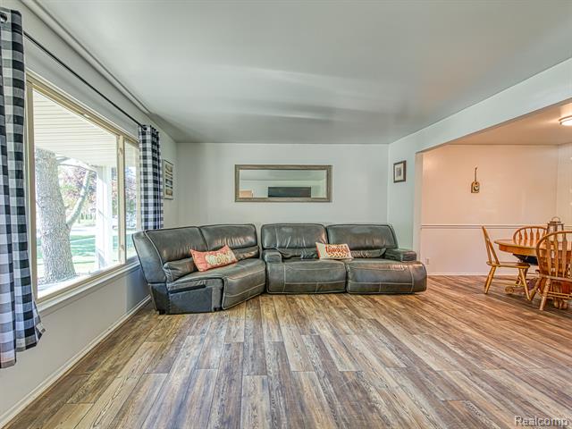 Builiding view five for 305 Cranbrook Blvd, Monroe, MI. 48162